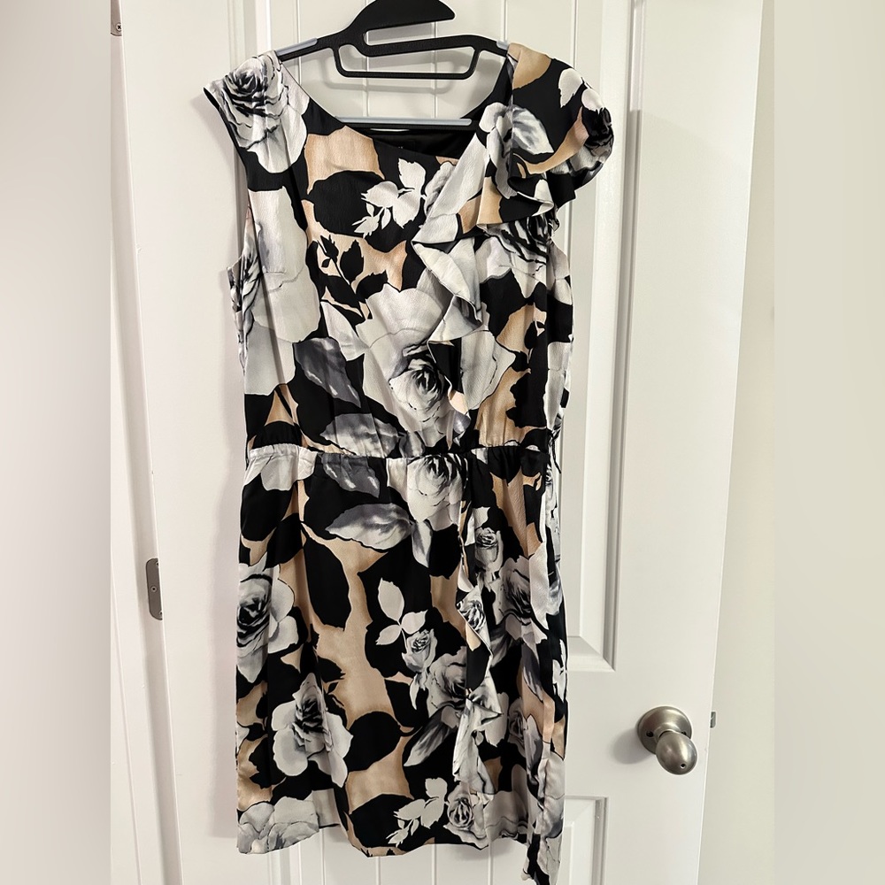Silk dress white, tan, black